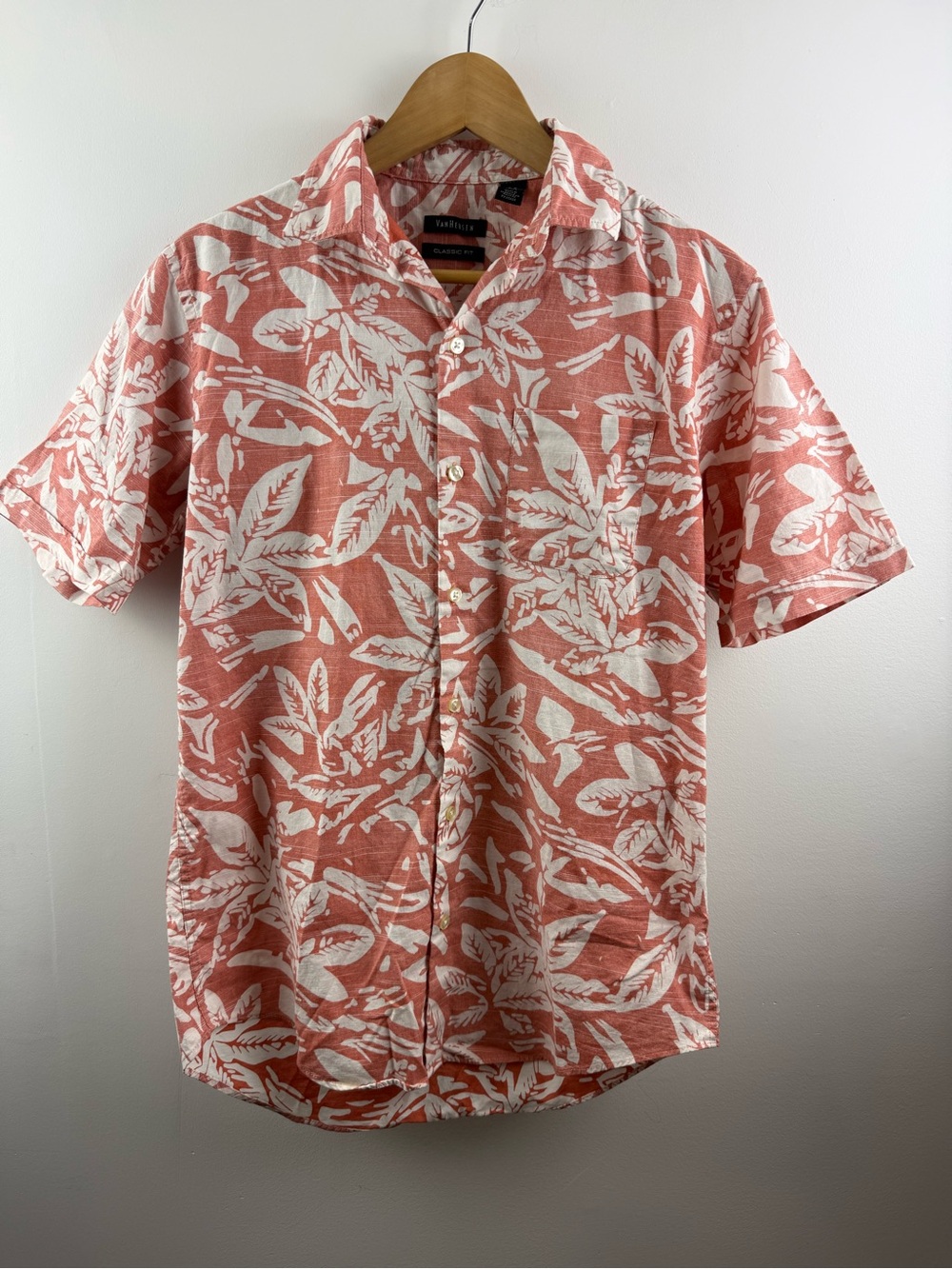 Van Heusen Men's Small Classic Fit Tropical Leaf Short Sleeve Shirt Coral